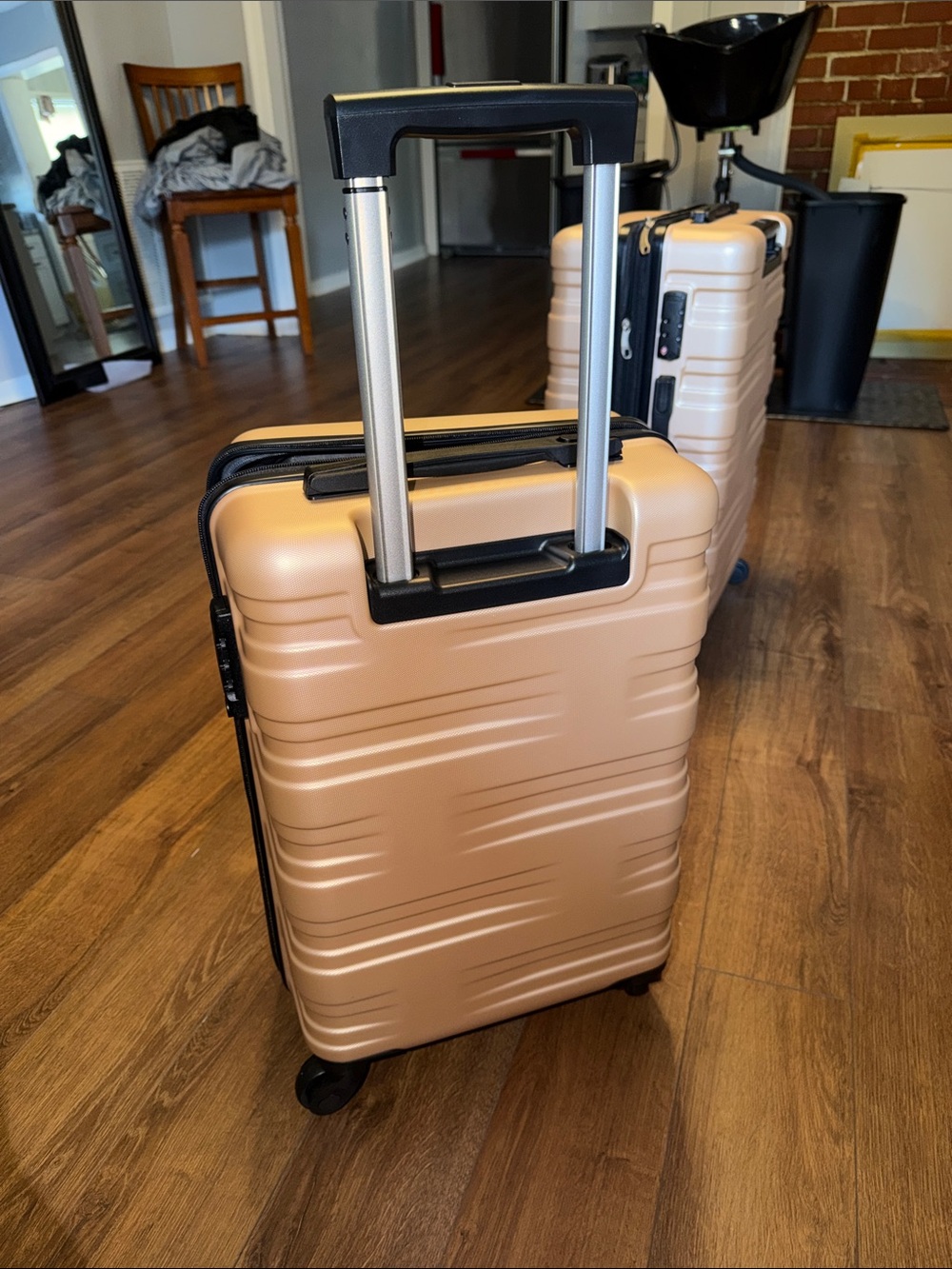 Women's Travel Carry-On Hardshell Suitcase in Rose Gold 20inch - Picture 5 of 7